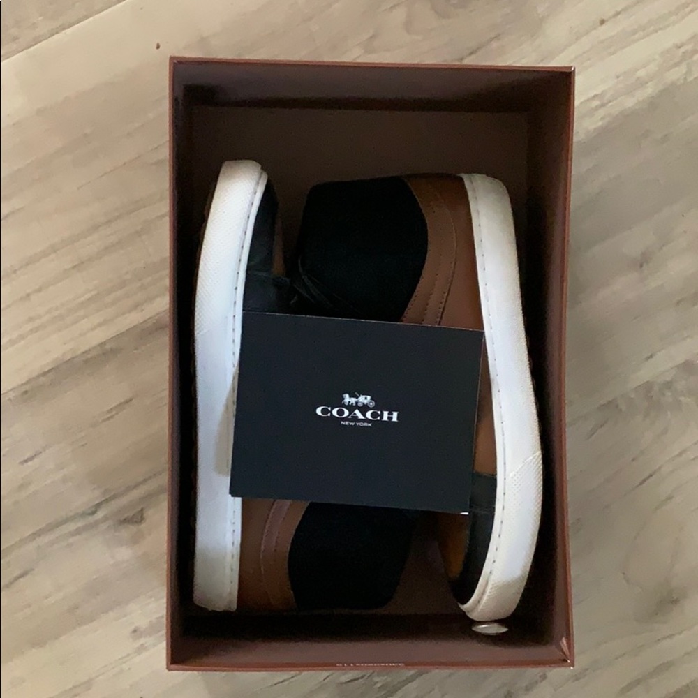 Coach men’s size 7 high top leather sneakers. - Picture 6 of 7